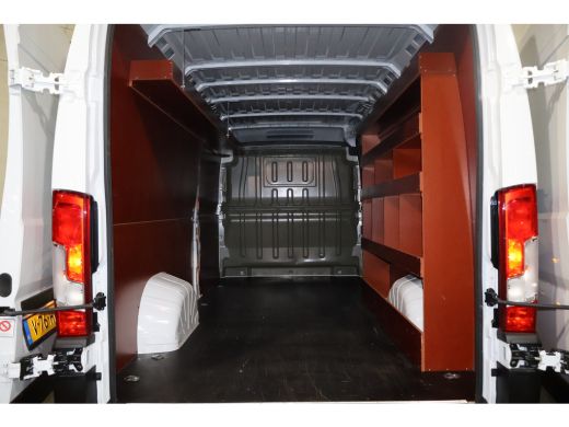Peugeot Boxer 2.2 BlueHDi 180pk L4 H2 Automaat Airco Navigatie Camera ActivLease financial lease