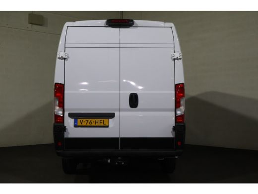 Peugeot Boxer 2.2 BlueHDi 180pk L4 H2 Automaat Airco Navigatie Camera ActivLease financial lease