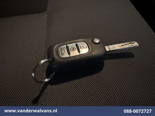 Renault Master 2.3 dCi 131pk L2H2 Euro6 Airco | 2500kg Trekhaak | Bijrijdersbank Bluetooth telefoonvoorbereiding ActivLease financial lease