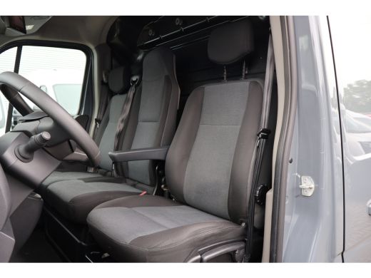 Renault Master 2.3 dCi 180pk L2 H2 Black Edition ActivLease financial lease