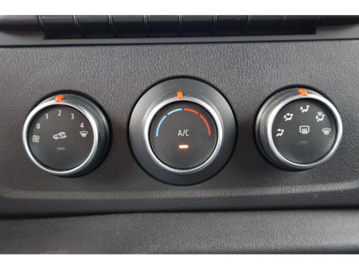 Renault Master 2.3 dCi 180pk L2 H2 Black Edition ActivLease financial lease