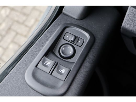 Renault Master 2.3 dCi 180pk L2 H2 Black Edition ActivLease financial lease