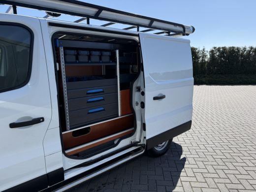 Renault Trafic 2.0 dCi 145 PK / AUTOMAAT / L1H1 / 2x SCHUIFDEUR / SORTIMO INRICHTING / TREKHAAK / IMPERIAAL ActivLease financial lease