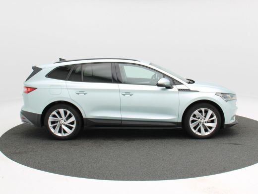 Skoda Enyaq iV 60 First Edition 180 Pk | Stoel/Stuur Verwarming | Camera | Adaptive Cruise | Matrix LED | CarPla... ActivLease financial lease