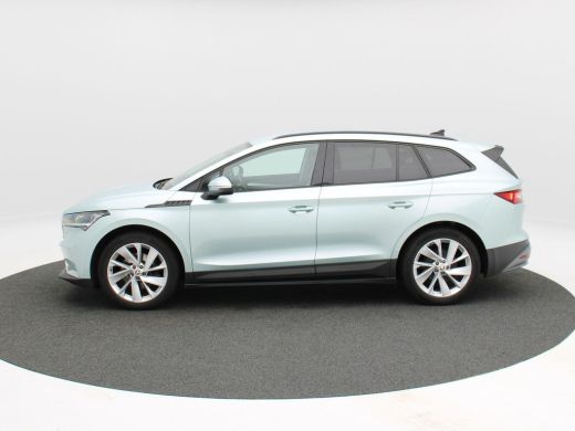 Skoda Enyaq iV 60 First Edition 180 Pk | Stoel/Stuur Verwarming | Camera | Adaptive Cruise | Matrix LED | CarPla... ActivLease financial lease