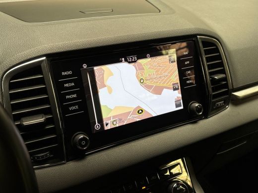 Skoda Karoq 1.0 TSI Sport (VIRTUAL COCKPIT, APPLE CARPLAY, GROOT NAVI, KEYLESS, CLIMATE, SPORTSTOELEN, PARKEE... ActivLease financial lease