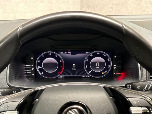 Skoda Karoq 1.0 TSI Sport (VIRTUAL COCKPIT, APPLE CARPLAY, GROOT NAVI, KEYLESS, CLIMATE, SPORTSTOELEN, PARKEE... ActivLease financial lease