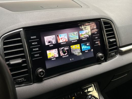 Skoda Karoq 1.0 TSI Sport (VIRTUAL COCKPIT, APPLE CARPLAY, GROOT NAVI, KEYLESS, CLIMATE, SPORTSTOELEN, PARKEE... ActivLease financial lease