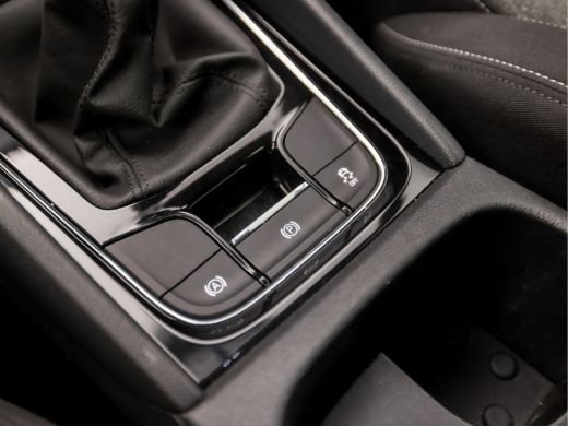 Skoda Karoq 1.0 TSI Sport (VIRTUAL COCKPIT, APPLE CARPLAY, GROOT NAVI, KEYLESS, CLIMATE, SPORTSTOELEN, PARKEE... ActivLease financial lease