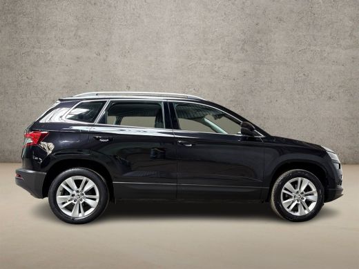 Skoda Karoq 1.0 TSI Sport (VIRTUAL COCKPIT, APPLE CARPLAY, GROOT NAVI, KEYLESS, CLIMATE, SPORTSTOELEN, PARKEE... ActivLease financial lease