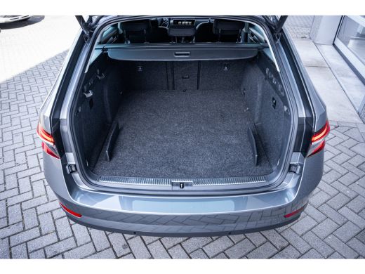 Skoda Superb Combi 1.4 TSI 218PK iV Style | Achteruitrijcamera | Apple Carplay/Android Auto|telefoonintegratie... ActivLease financial lease