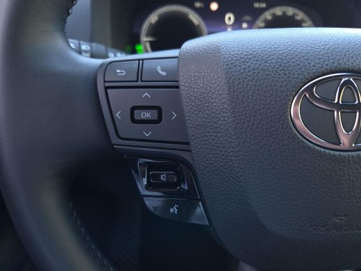 Toyota C-HR 2.0 Plug-in Hybrid 220 Dynamic | Apple CarPlay | Blindspot | Rijklaar incl. garantie | ActivLease financial lease