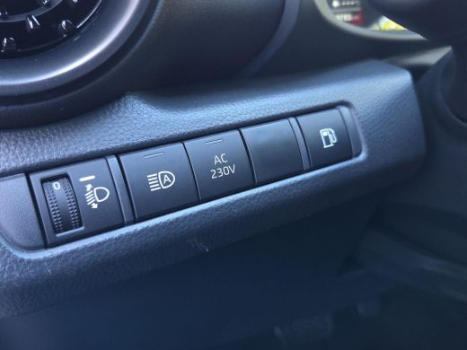 Toyota C-HR 2.0 Plug-in Hybrid 220 Dynamic | Apple CarPlay | Blindspot | Rijklaar incl. garantie | ActivLease financial lease