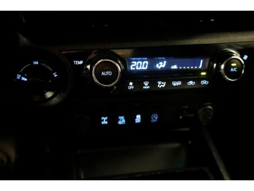 Toyota Hilux 2.4 D-4D-F 150pk E6 4WD 4x4 Double Cab Automaat 04-2020 ActivLease financial lease
