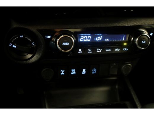 Toyota Hilux 2.4 D-4D-F 150pk E6 4WD 4x4 Double Cab Automaat 08-2019 ActivLease financial lease