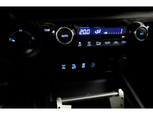 Toyota Hilux 2.4 D-4D-F 150pk E6 4WD 4x4 Double Cab Automaat 08-2019 ActivLease financial lease