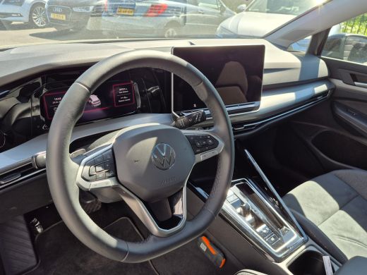 Volkswagen Golf 1.5 eHybrid Style Edition 204PK DSG/AUTO | Glazen panorama-dak | Achteruitrijcamera | Cruise cont... ActivLease financial lease