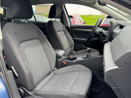 Volkswagen Golf 1.5 TSI 115PK LIFE CAMERA/NAVI/HEAD-UP FABRIEKS GARANTIE ActivLease financial lease