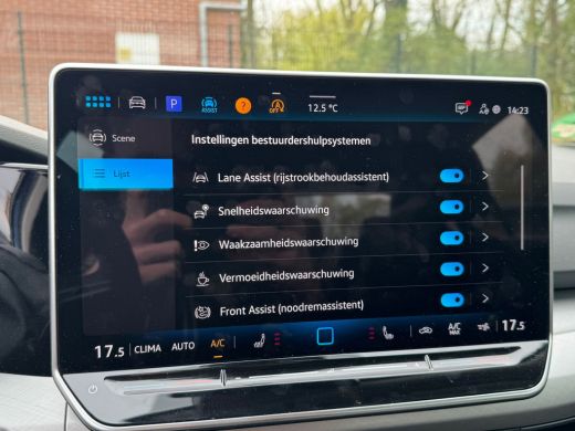 Volkswagen Golf 1.5 TSI 115PK LIFE CAMERA/NAVI/HEAD-UP FABRIEKS GARANTIE ActivLease financial lease