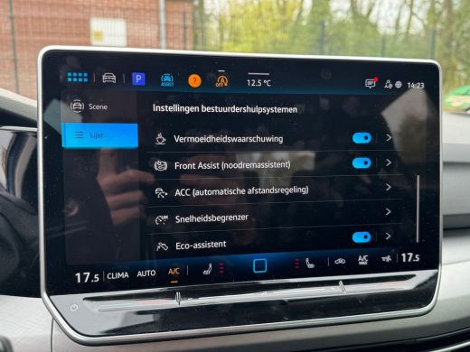 Volkswagen Golf 1.5 TSI 115PK LIFE CAMERA/NAVI/HEAD-UP FABRIEKS GARANTIE ActivLease financial lease