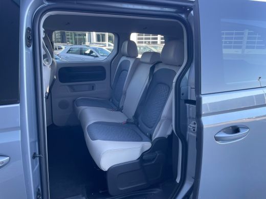 Volkswagen ID. Buzz 1st 77kWh | IQ Light | Adaptive Cruise | Camera | SOH 98% | Elec. Achterklep ActivLease financial lease