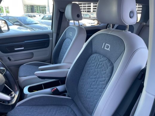 Volkswagen ID. Buzz 1st 77kWh | IQ Light | Adaptive Cruise | Camera | SOH 98% | Elec. Achterklep ActivLease financial lease