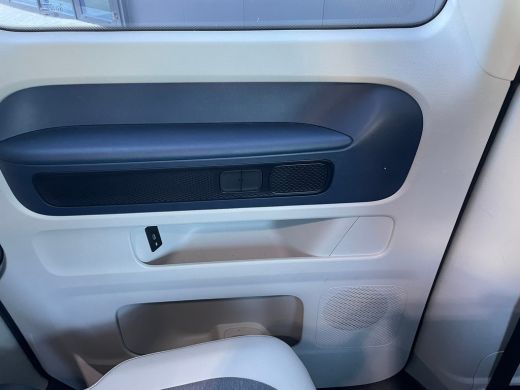 Volkswagen ID. Buzz 1st 77kWh | IQ Light | Adaptive Cruise | Camera | SOH 98% | Elec. Achterklep ActivLease financial lease