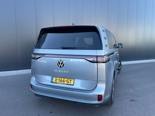 Volkswagen ID. Buzz 1st 77kWh | IQ Light | Adaptive Cruise | Camera | SOH 98% | Elec. Achterklep ActivLease financial lease
