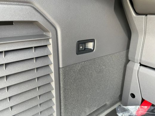 Volkswagen Multivan eHybrid 4MOTION L2 | Bulli | Leder | Glazen Dak | Vis-a-Vis | Houtlook Vloer | 4-Seizoenen Banden ActivLease financial lease