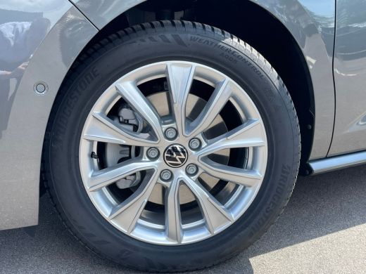 Volkswagen Multivan eHybrid 4MOTION L2 | Bulli | Leder | Glazen Dak | Vis-a-Vis | Houtlook Vloer | 4-Seizoenen Banden ActivLease financial lease