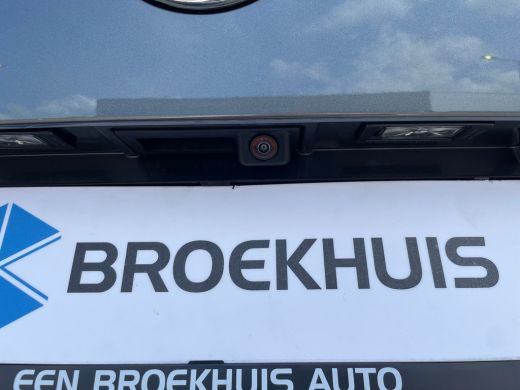 Volkswagen Multivan eHybrid 4MOTION L2 | Bulli | Leder | Glazen Dak | Vis-a-Vis | Houtlook Vloer | 4-Seizoenen Banden ActivLease financial lease