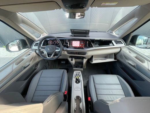 Volkswagen Multivan eHybrid 4MOTION L2 | Bulli | Leder | Glazen Dak | Vis-a-Vis | Houtlook Vloer | 4-Seizoenen Banden ActivLease financial lease