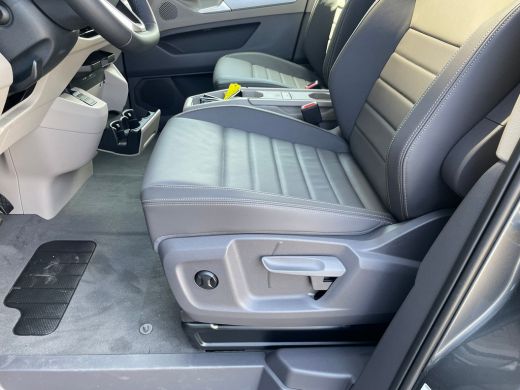 Volkswagen Multivan eHybrid 4MOTION L2 | Bulli | Leder | Glazen Dak | Vis-a-Vis | Houtlook Vloer | 4-Seizoenen Banden ActivLease financial lease