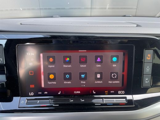 Volkswagen Multivan eHybrid 4MOTION L2 | Bulli | Leder | Glazen Dak | Vis-a-Vis | Houtlook Vloer | 4-Seizoenen Banden ActivLease financial lease