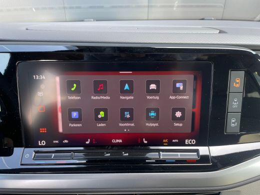 Volkswagen Multivan eHybrid 4MOTION L2 | Bulli | Leder | Glazen Dak | Vis-a-Vis | Houtlook Vloer | 4-Seizoenen Banden ActivLease financial lease