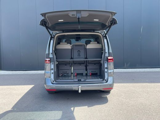 Volkswagen Multivan eHybrid 4MOTION L2 | Bulli | Leder | Glazen Dak | Vis-a-Vis | Houtlook Vloer | 4-Seizoenen Banden ActivLease financial lease