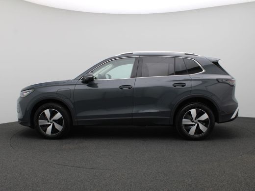 Volkswagen Tiguan 1.5 eHybrid Elegance 204PK DSG Ergo Active Best. Stoel, Keyless, Navi via Apple Carplay/Android A... ActivLease financial lease