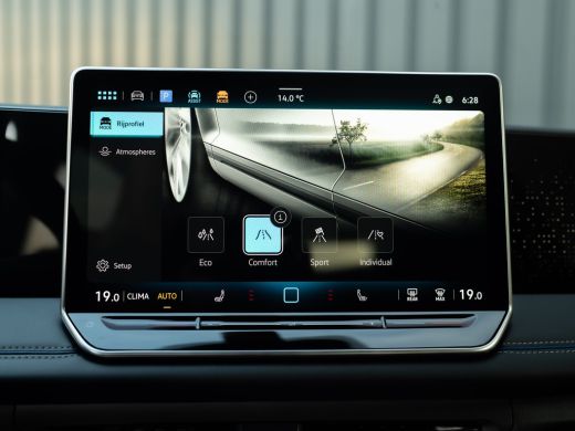 Volkswagen Tiguan 1.5 eTSI R-Line Edition | Trekhaak wegkl. | 360 Camera | Side Assist | IQ Light | Prijs Rijklaar!! ActivLease financial lease