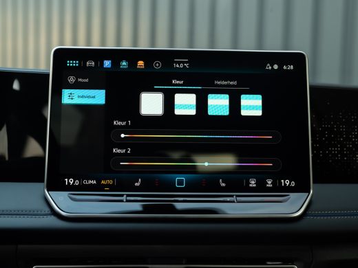 Volkswagen Tiguan 1.5 eTSI R-Line Edition | Trekhaak wegkl. | 360 Camera | Side Assist | IQ Light | Prijs Rijklaar!! ActivLease financial lease