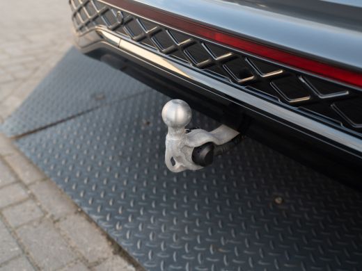 Volkswagen Tiguan 1.5 eTSI R-Line Edition | Trekhaak wegkl. | 360 Camera | Side Assist | IQ Light | Prijs Rijklaar!! ActivLease financial lease