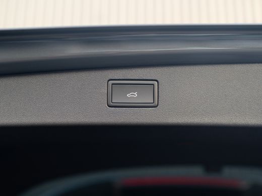 Volkswagen Tiguan 1.5 eTSI R-Line Edition | Trekhaak wegkl. | 360 Camera | Side Assist | IQ Light | Prijs Rijklaar!! ActivLease financial lease