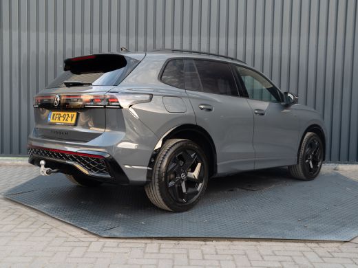 Volkswagen Tiguan 1.5 eTSI R-Line Edition | Trekhaak wegkl. | 360 Camera | Side Assist | IQ Light | Prijs Rijklaar!! ActivLease financial lease