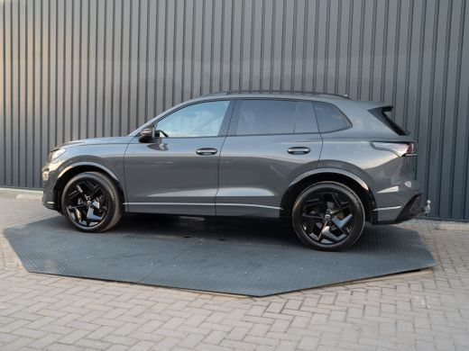 Volkswagen Tiguan 1.5 eTSI R-Line Edition | Trekhaak wegkl. | 360 Camera | Side Assist | IQ Light | Prijs Rijklaar!! ActivLease financial lease