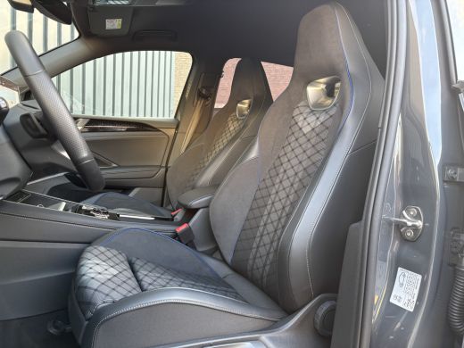 Volkswagen Tiguan 1.5 eTSI R-Line Edition | Trekhaak wegkl. | 360 Camera | Side Assist | IQ Light | Prijs Rijklaar!! ActivLease financial lease