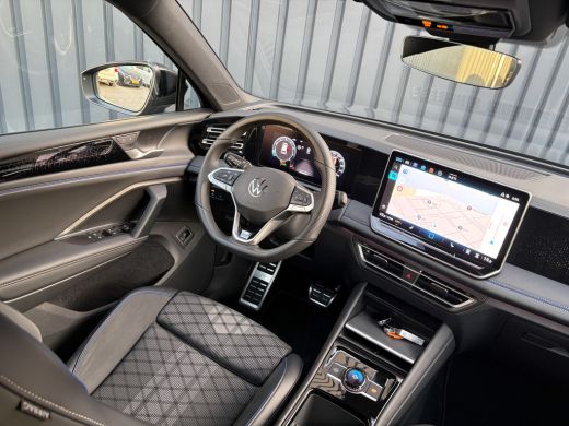 Volkswagen Tiguan 1.5 eTSI R-Line Edition | Trekhaak wegkl. | 360 Camera | Side Assist | IQ Light | Prijs Rijklaar!! ActivLease financial lease