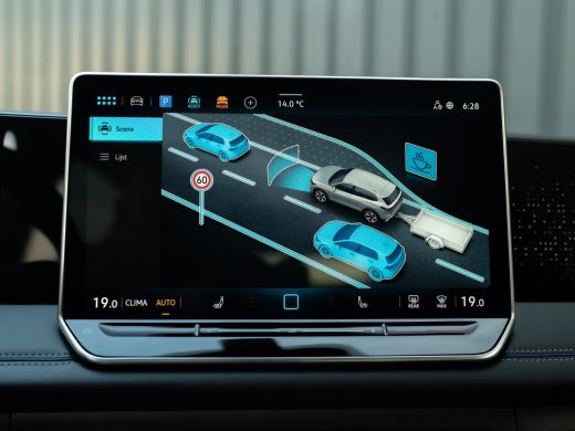 Volkswagen Tiguan 1.5 eTSI R-Line Edition | Trekhaak wegkl. | 360 Camera | Side Assist | IQ Light | Prijs Rijklaar!! ActivLease financial lease