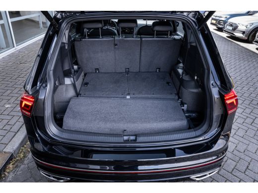 Volkswagen Tiguan Allspace 1.5 TSI R-Line Business 7p. | Achteruitrijcamera | R-Line exterieur | Trekhaak elektrisch uitklap... ActivLease financial lease