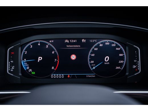 Volkswagen Tiguan Allspace 1.5 TSI R-Line Business 7p. | Achteruitrijcamera | R-Line exterieur | Trekhaak elektrisch uitklap... ActivLease financial lease