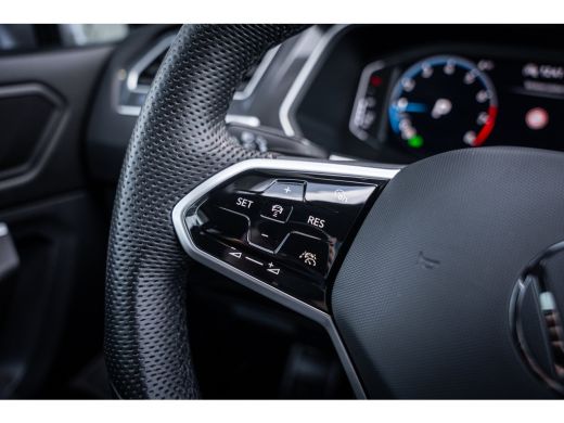 Volkswagen Tiguan Allspace 1.5 TSI R-Line Business 7p. | Achteruitrijcamera | R-Line exterieur | Trekhaak elektrisch uitklap... ActivLease financial lease