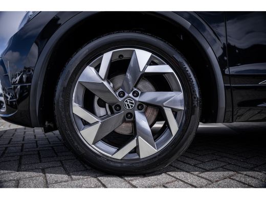 Volkswagen Tiguan Allspace 1.5 TSI R-Line Business 7p. | Achteruitrijcamera | R-Line exterieur | Trekhaak elektrisch uitklap... ActivLease financial lease